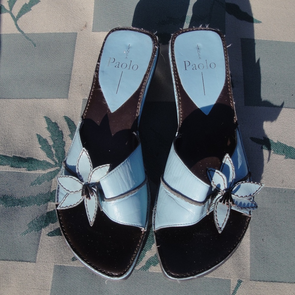 Linea Paolo Blue Sandal with flower S 7 M